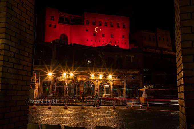 Erbil Kalesine Türk Bayrağı Yansıtıldı